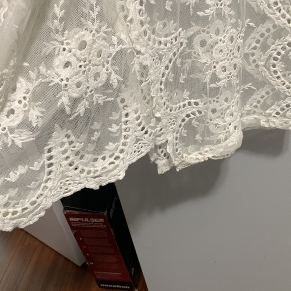 Chico's white sheer top size 1 - Picture 7 of 8